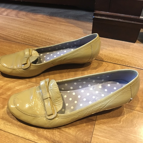 Kenneth Cole Reaction flats - Picture 2 of 7